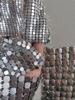 2-7 mm'lik özelleştirilebilir tel çapı ile dayanıklı metal seken kumaşı
