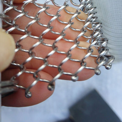 2.8kg/M2 304 Paslanmaz Çelik Metal Rulo Perde Bina Dış Duvar Dekorasyonu