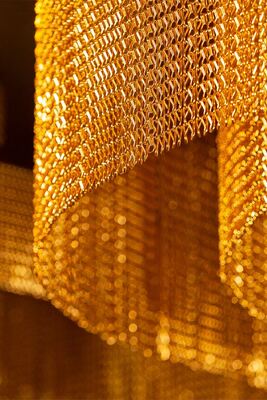 Böcek Koruması için %60 Açık Alan ve 1,2 mm Tel Çaplı 12x24mm Zincir Boyutu Alüminyum Zincir Bağlantı Perdesi