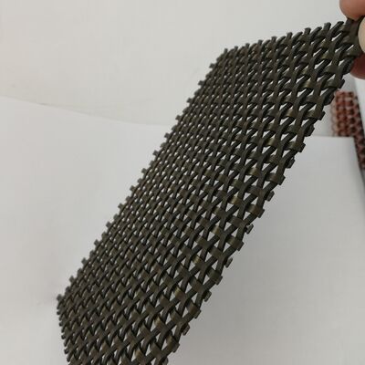 Bakır Mimari Metal Mesh Özelleştirilmiş Uzunluk Özelleştirilmiş Mesh Boyutu Cephe Kaplama İç Dekorasyon ve Bina Dış Cephelerinde Kullanılır