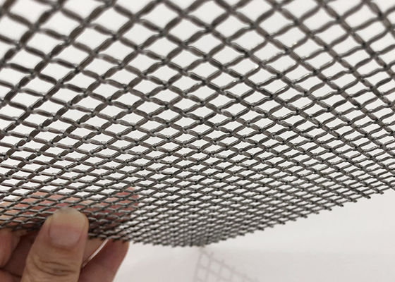 Dolap Kapıları İçin Doğal Renkli 2.5mm Kabartmalı Kilit Kıvrımlı Hasır Metal Ekran